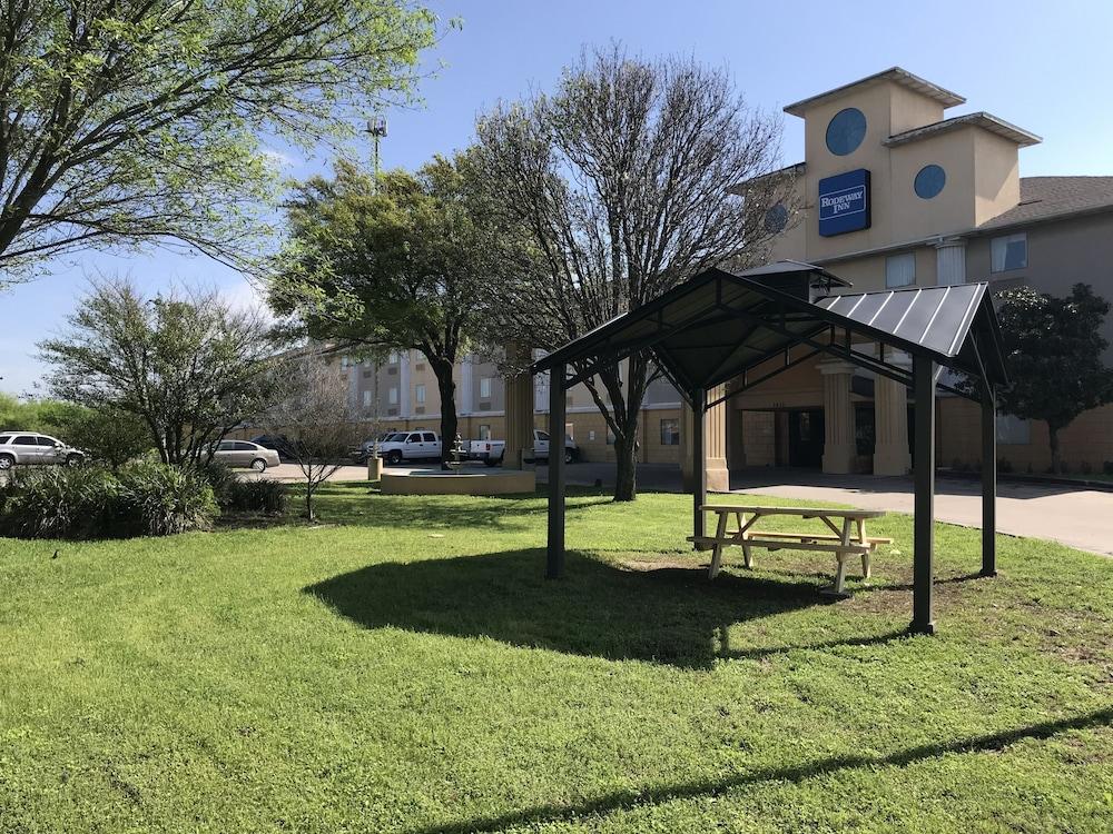 Super 8 By Wyndham Temple I-35 Hotel Exterior photo
